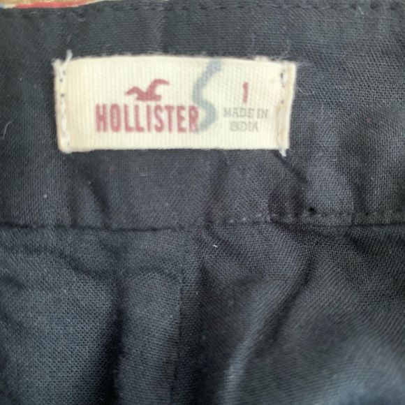 Hollister • Pattered Shorts - Picture 3 of 3